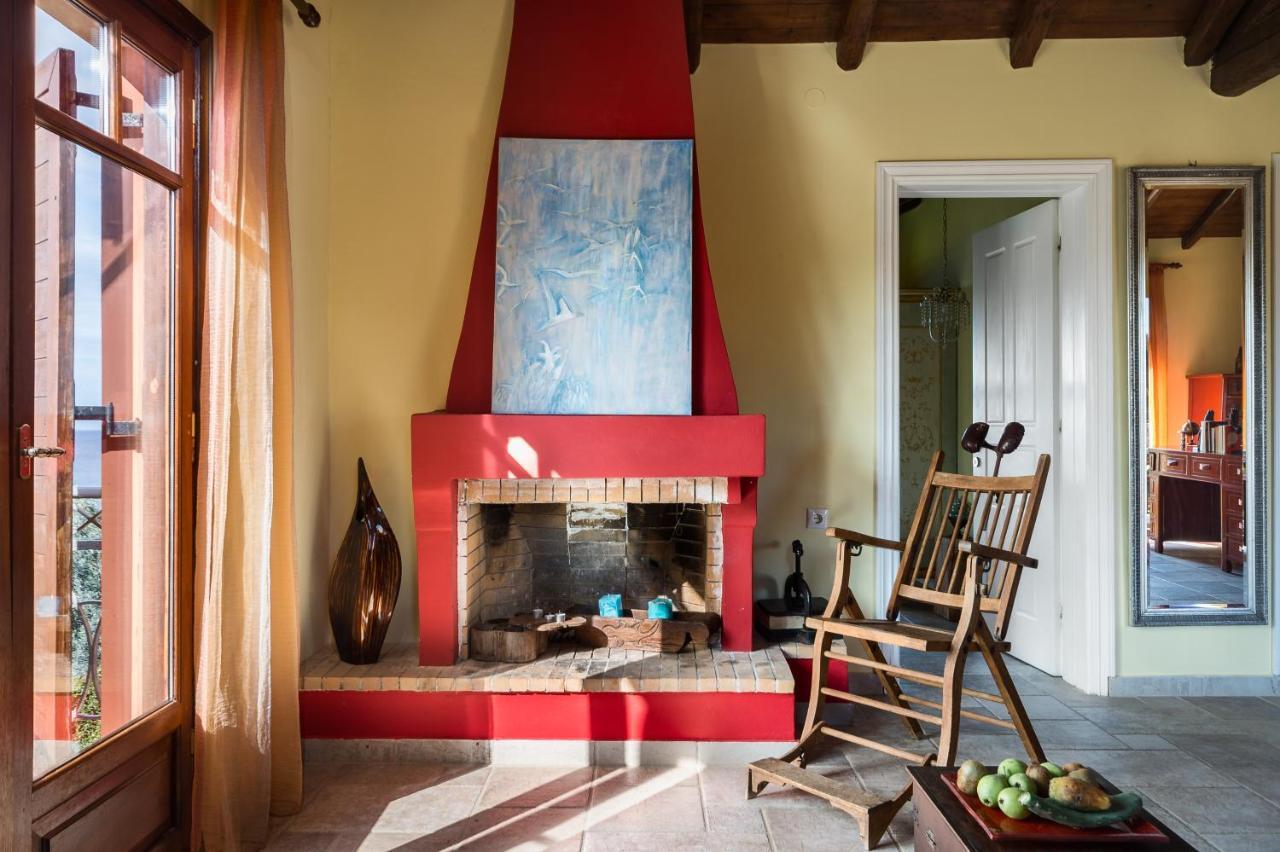 Beachfront Villa Meliti Ágios Matthaíos エクステリア 写真