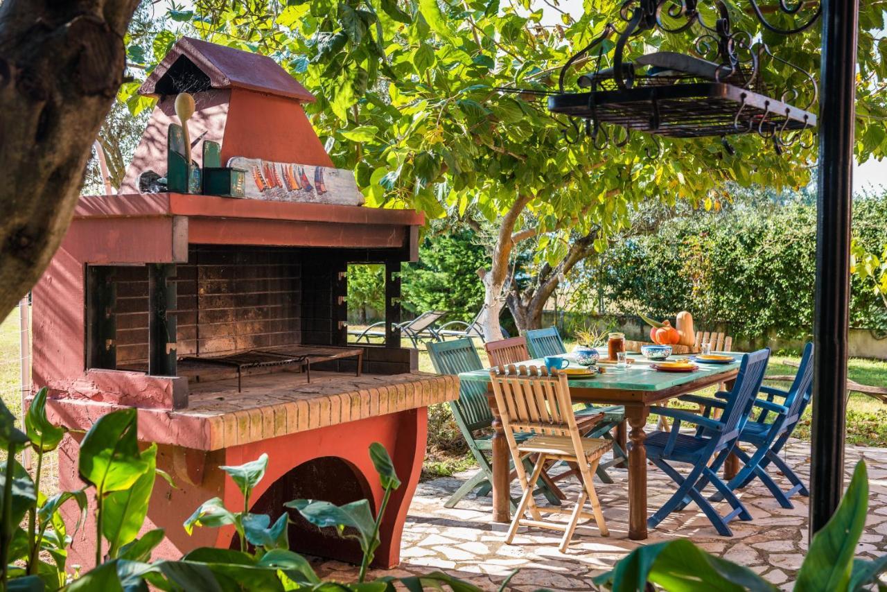Beachfront Villa Meliti Ágios Matthaíos エクステリア 写真