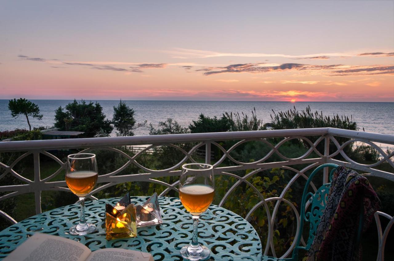 Beachfront Villa Meliti Ágios Matthaíos エクステリア 写真